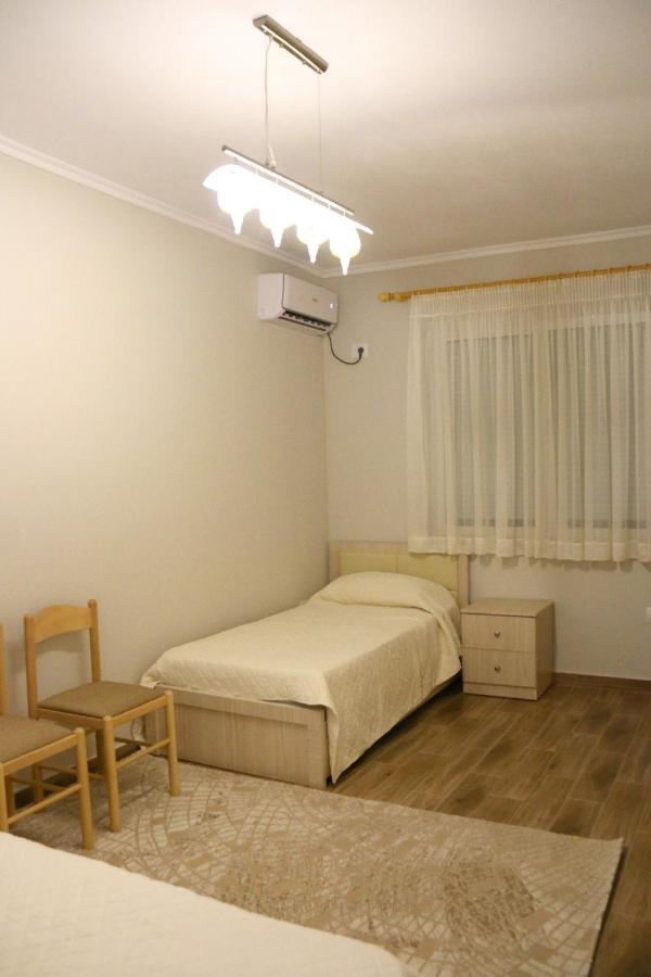 New Bazaar Arben'S Apartment Tirana Exterior foto